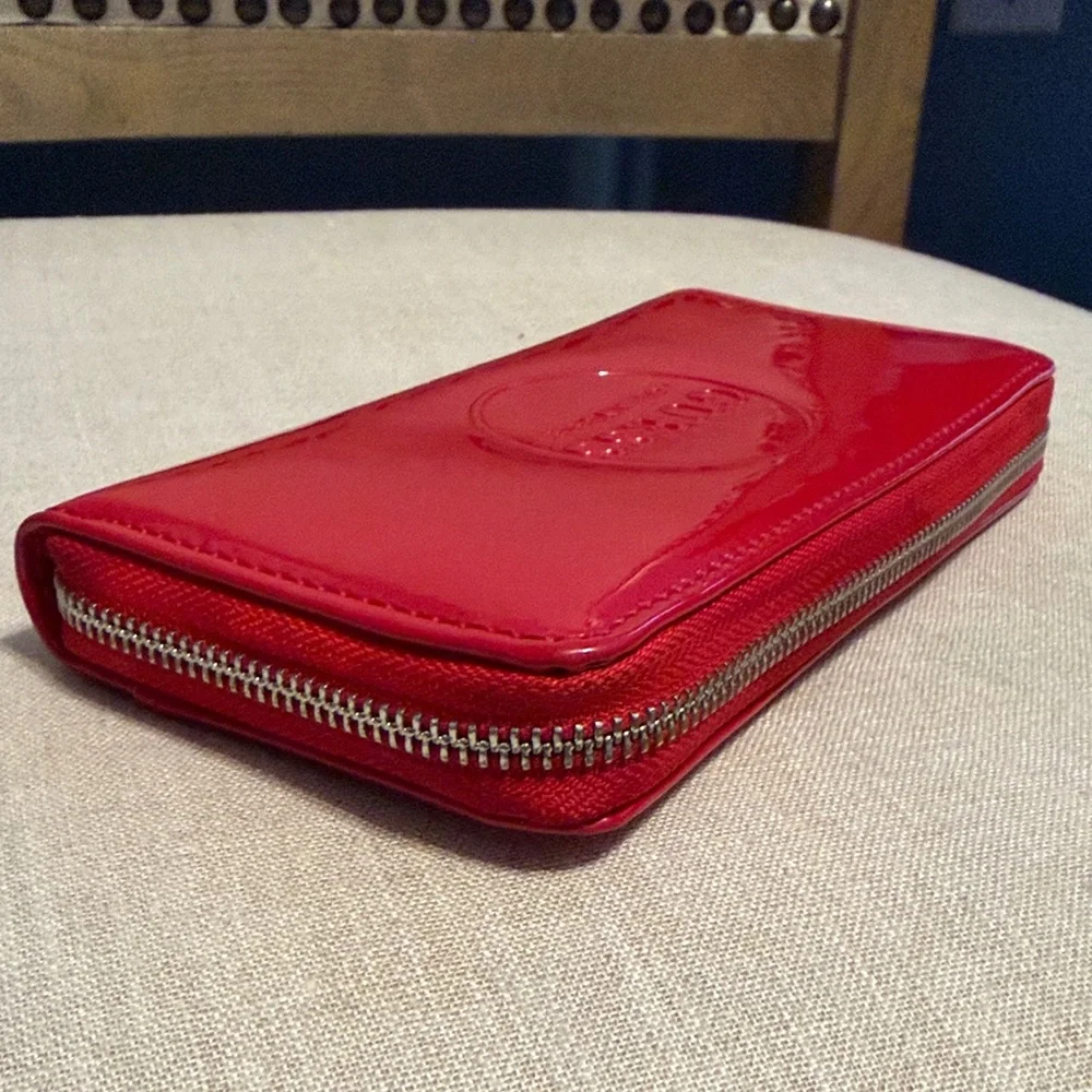 Guess features embossed